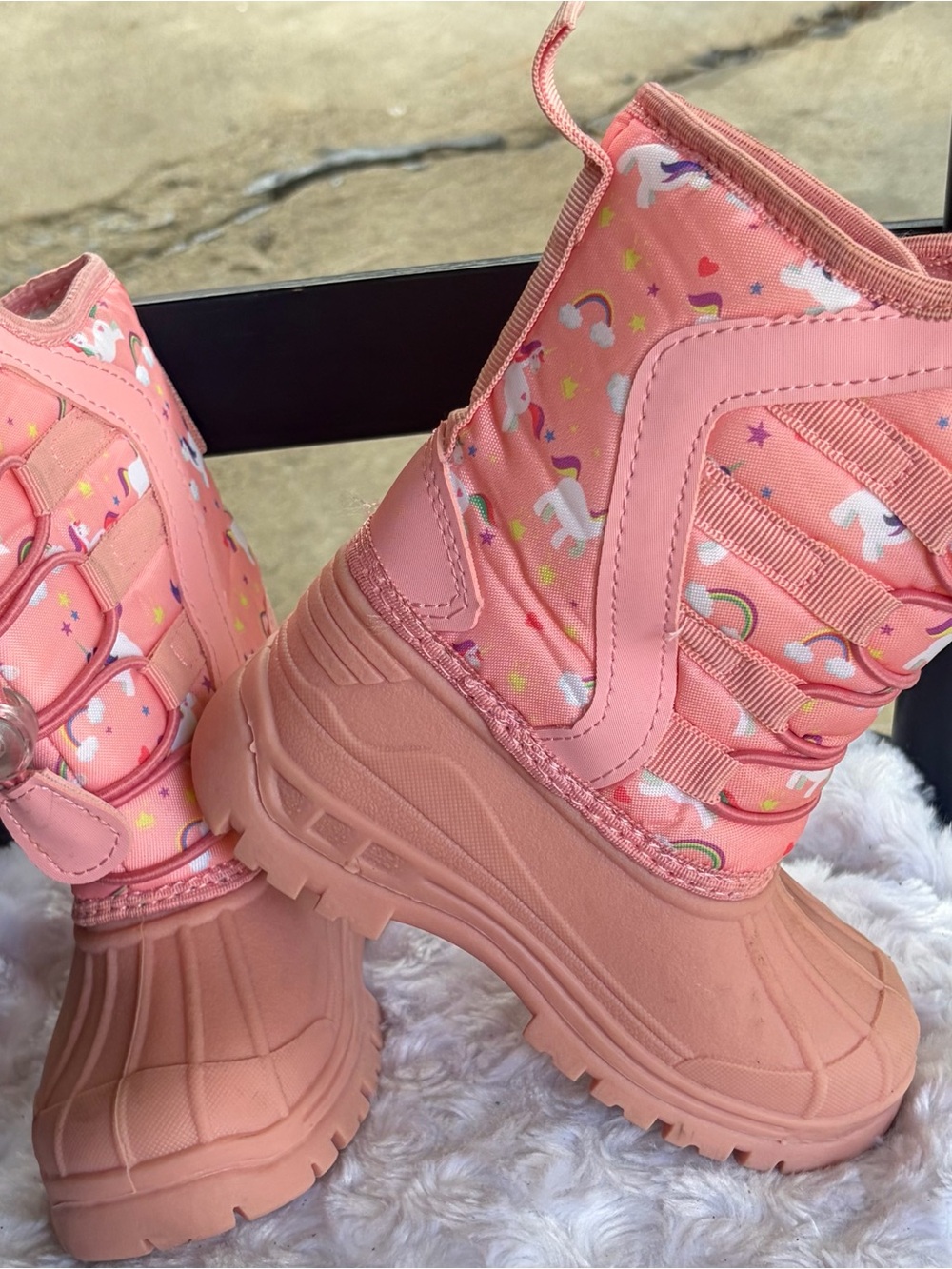Merence kids’ winter/snow boots in a pink unicorn print, European size 24